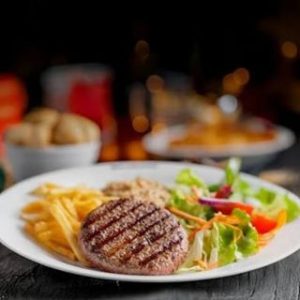 Hamburguer no Prato